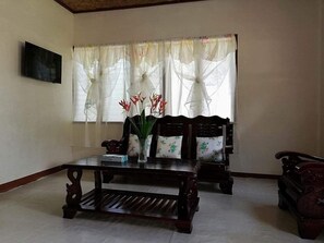 Villa 1 | Soundproofing, bed sheets - Pangulatan Beach Resort - Dormitory (Taytay)