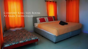 Chambre Confort double, 1 très grand lit | Rideaux d’obscurcissement, accès au Wi-Fi (inclus), literie fournie