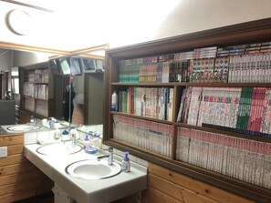 Library - Haranoya (Oshino)