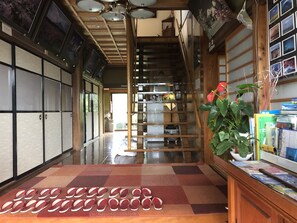 Staircase - Haranoya (Oshino)