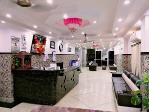 Lobby - Hotel KS International (50 meters from Railway Station) (Reasi)