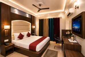 Deluxe Double Room Free Early Check-in (Subject To Availability) | Soundproofing - Hotel KS International (50 meters from Railway Station) (Reasi)