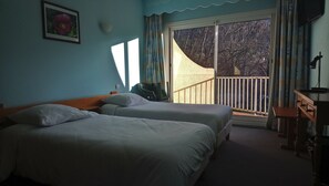 Premium bedding, individually decorated, individually furnished, desk