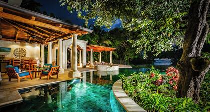 Rare Find! Beachfront Villa w/ Private Pool, Hot Tub, Sauna & Breakfast Services