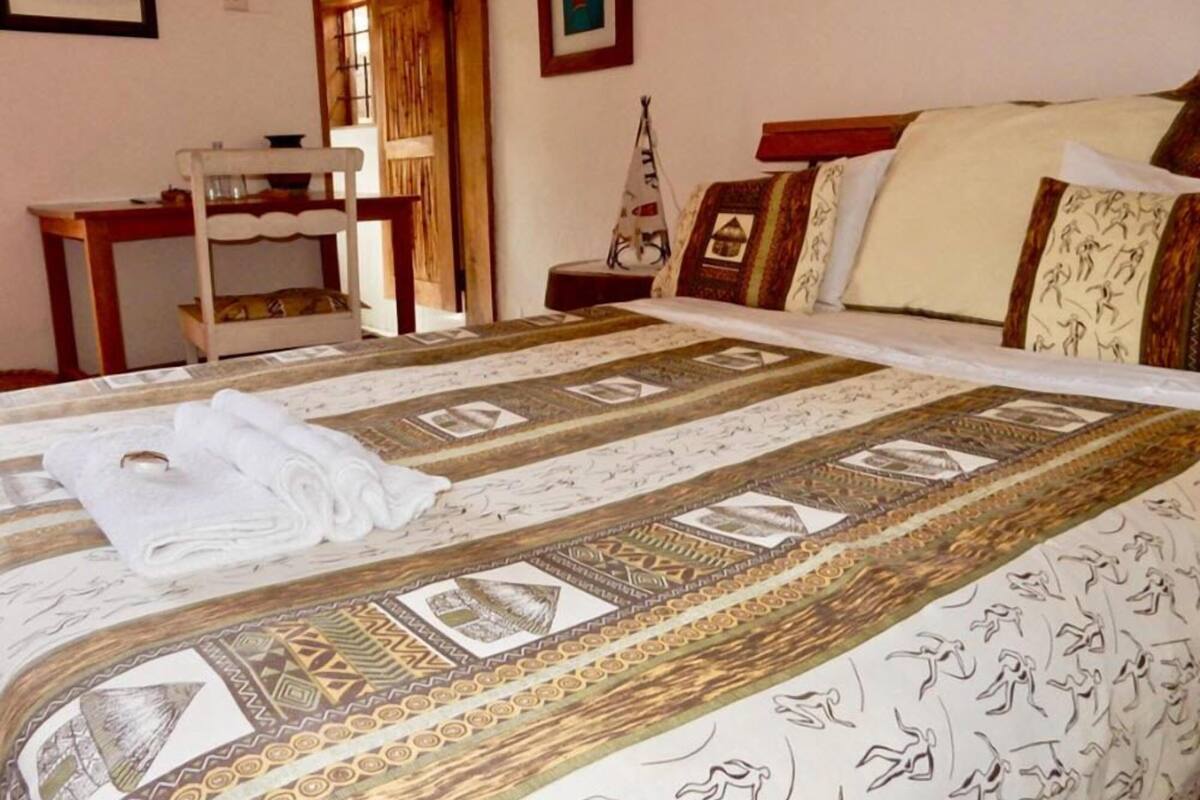 Habitación estándar | Caja fuerte y escritorio