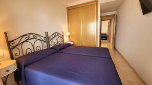 Iron/ironing board - Gemelos 22 Apartments (Benidorm)