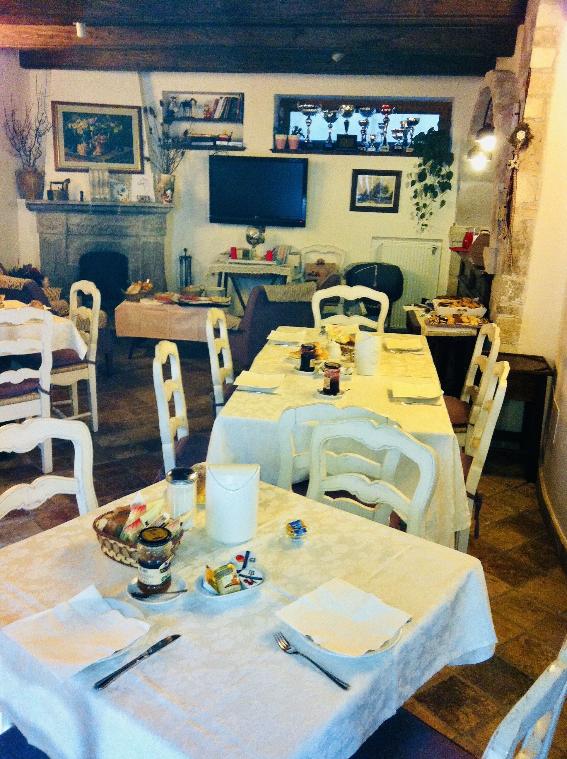 free daily cooked-to-order breakfast