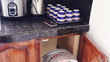 Condo, 2 phòng ngủ (unit ) | Bếp riêng | Tủ lạnh, bếp nấu, ấm điện, dụng cụ nấu nướng/bát dĩa/dao nĩa