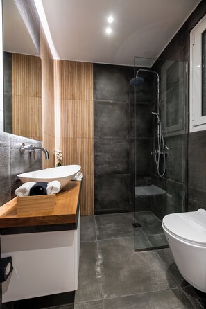 Shower, hair dryer, towels - Acropolis Museum View Executive Apartment | 3 Falirou str  11742 Athens, Acropolis View Deluxe Penth (Athina)