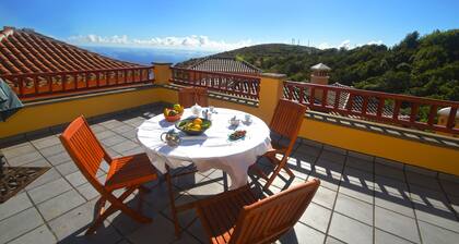 Emiliana Cottage entouré de vergers