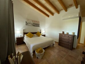 2 chambres, fer et planche à repasser, Wi-Fi, literie fournie