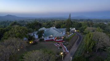 Bungalow, 4 Bedrooms (Pollibetta) | Terrace/patio