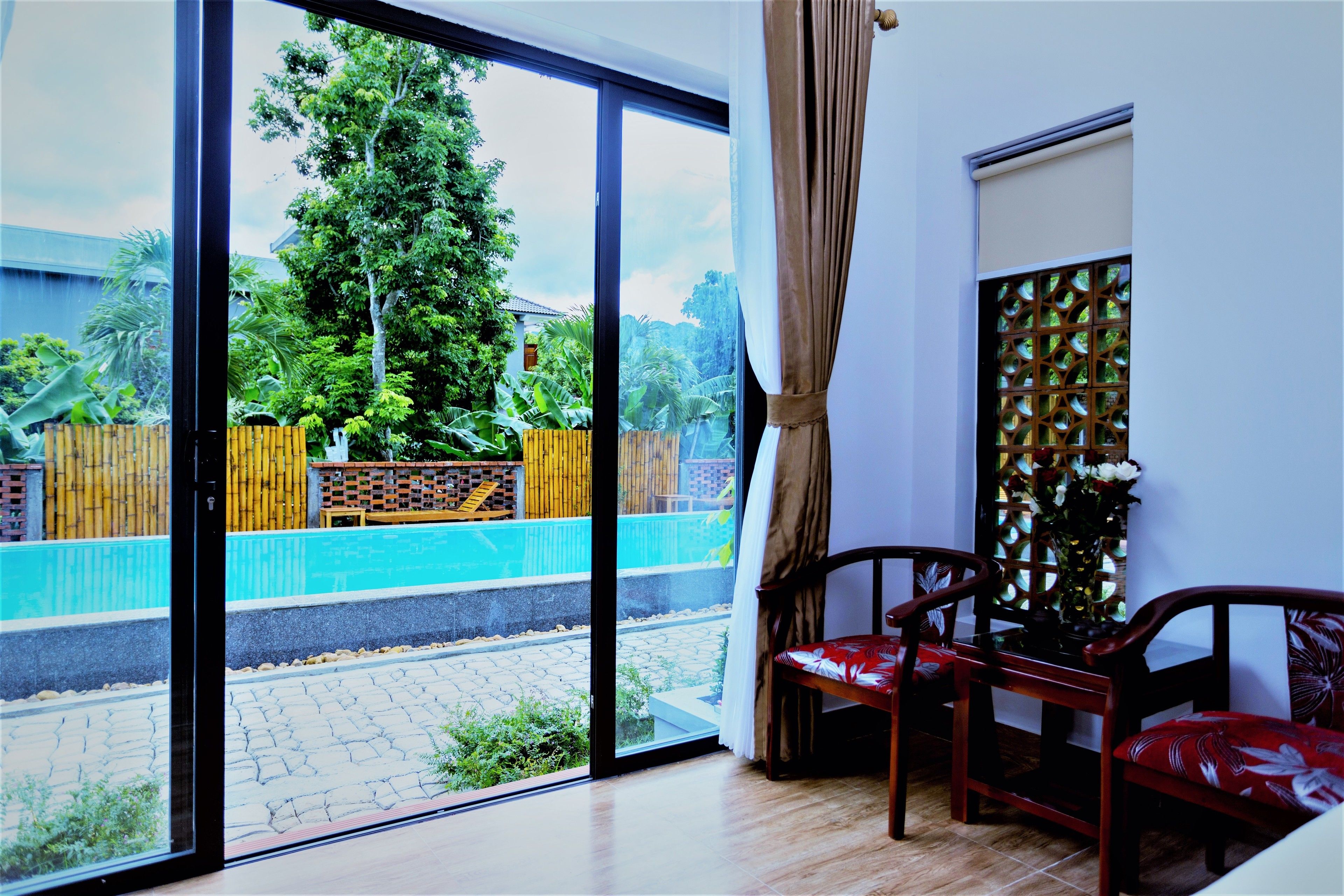 Deluxe Room, Balcony | Minibar, desk, blackout drapes, soundproofing