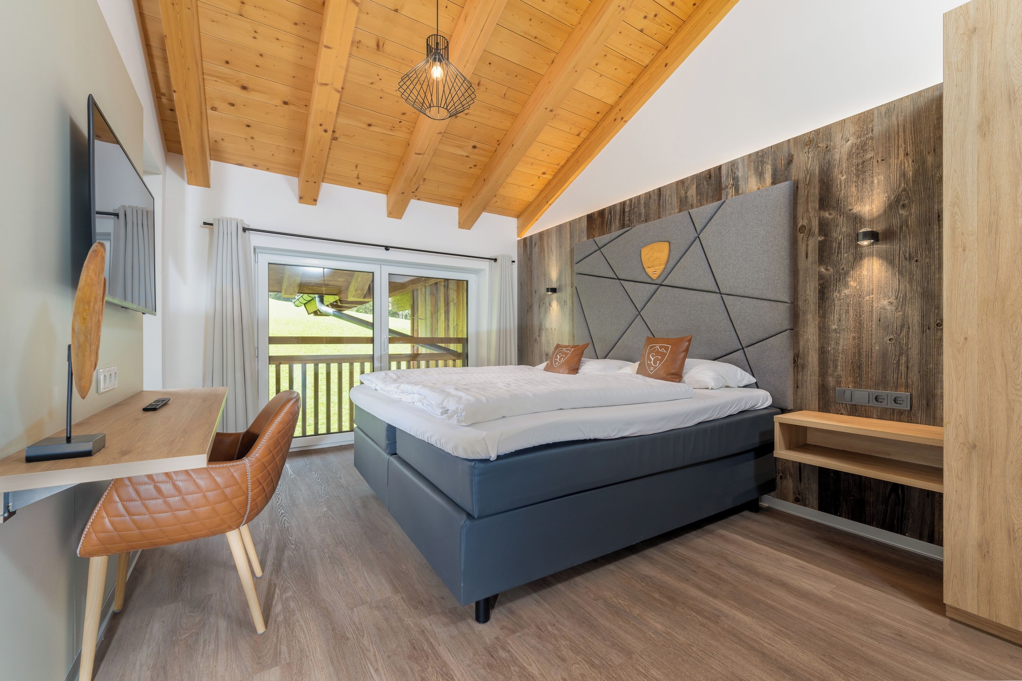 penthouse, 1 bedroom | 1 bedroom, in-room safe, desk, free wifi