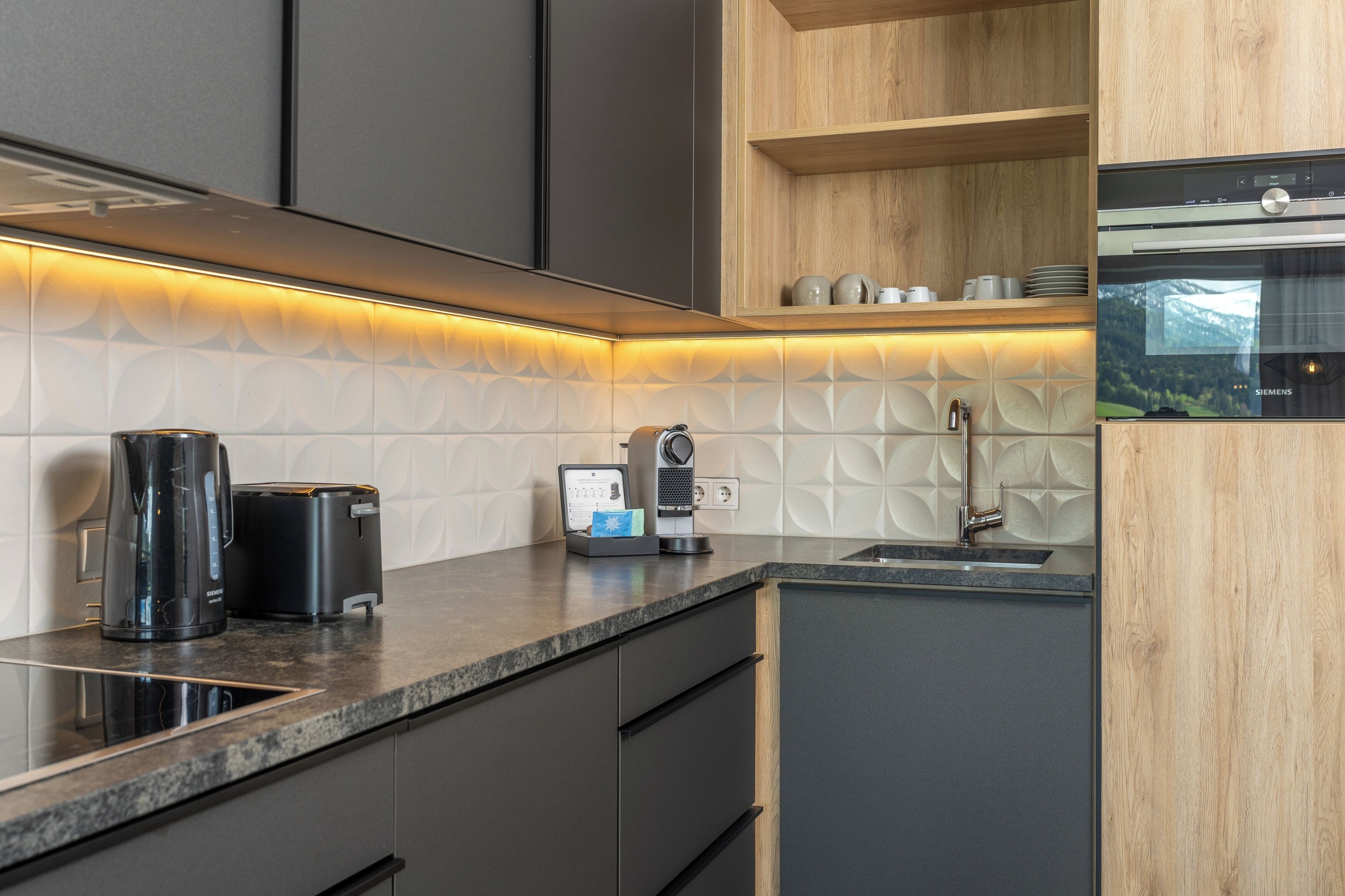 suite, 1 bedroom, bathtub | private kitchen | espresso maker, coffee/tea maker, electric kettle