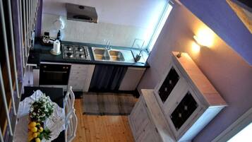 Huoneisto (Giada / Ametista) | Yksityinen keittiö | Jääkaappi, uuni, liesi, vedenkeitin