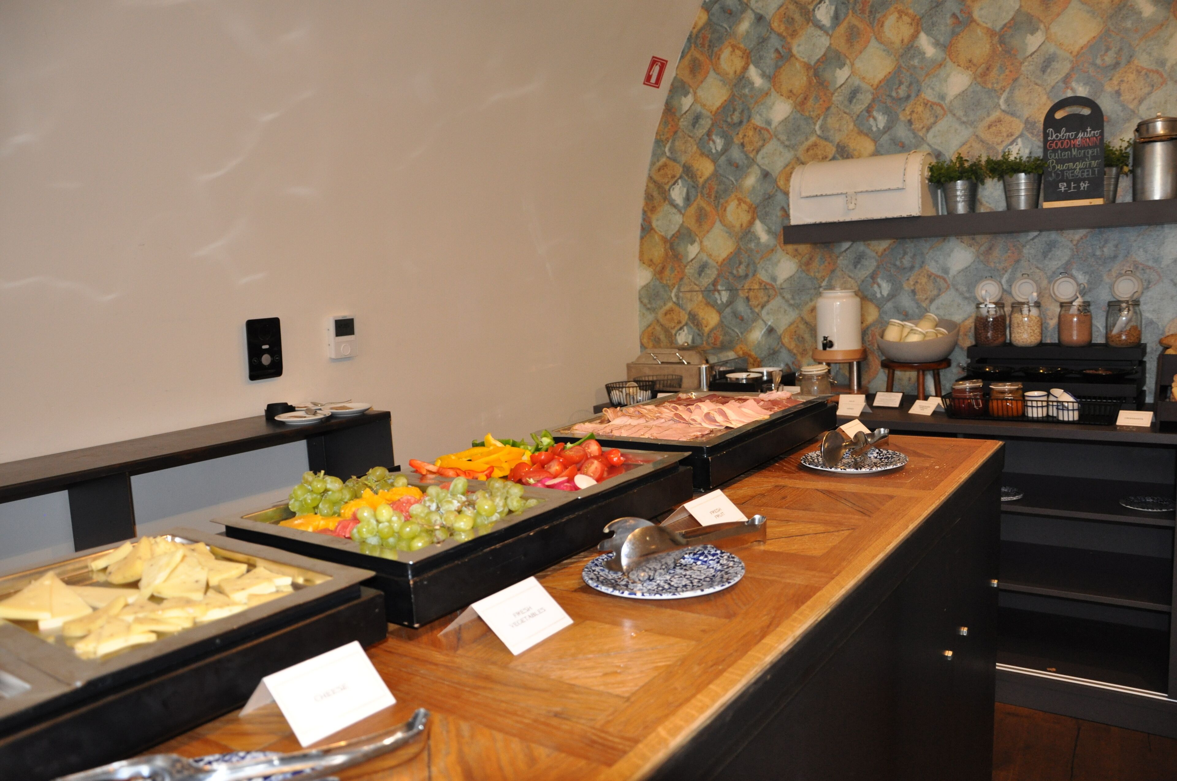 free daily continental breakfast