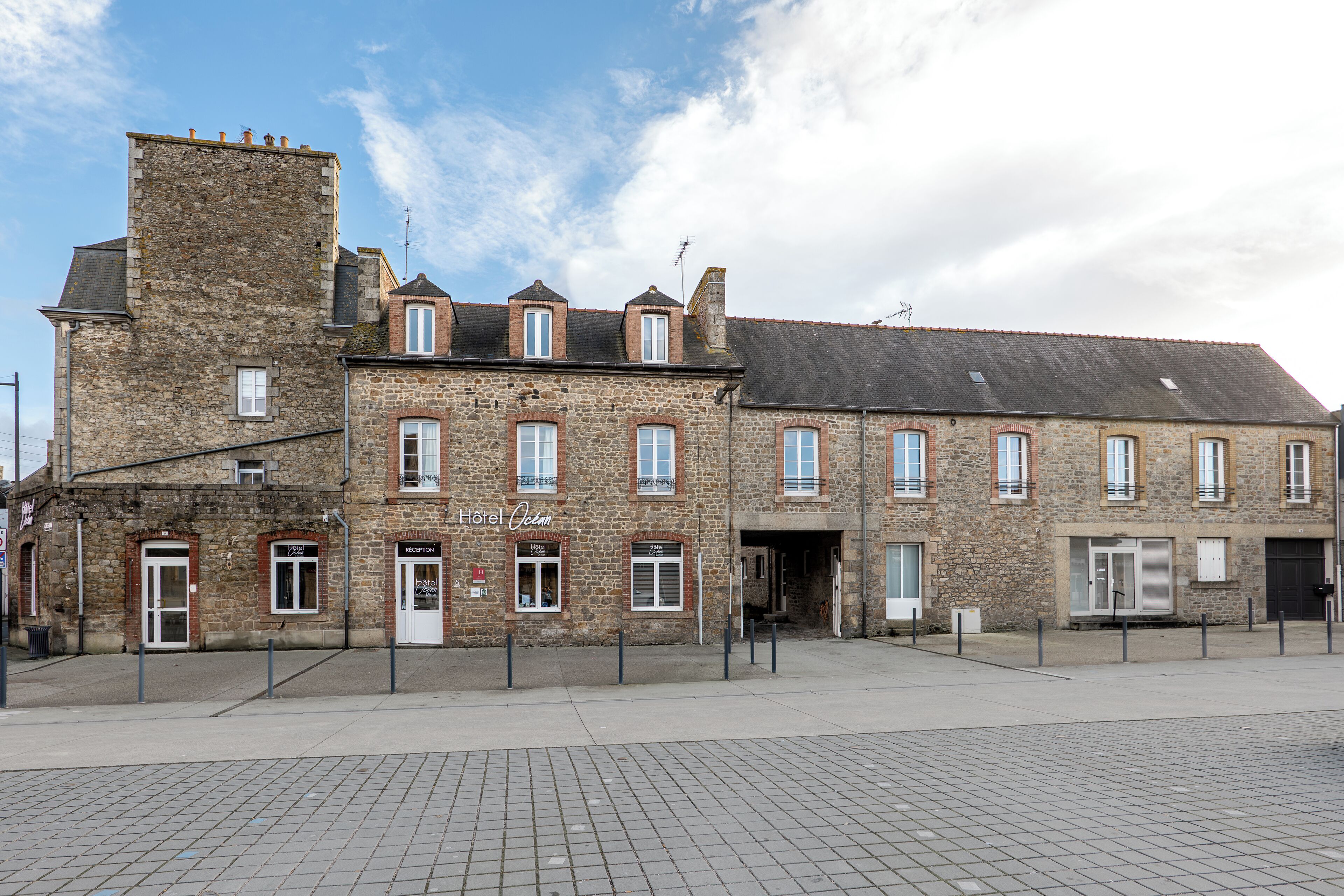 Mặt tiền nơi lưu trú