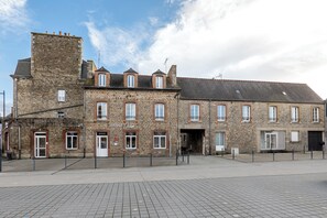 Front of property - Hôtel Océan Dinan (Dinan)