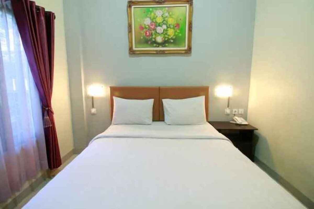 Desk, iron/ironing board (on request), rollaway beds (surcharge)