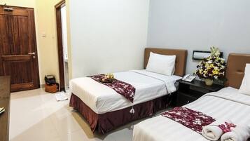 Kamar Twin Superior | Meja kerja, setrika/meja setrika, dan tempat tidur lipat/tambahan