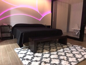 스위트 | 객실 내 금고, 책상, 방음 설비, 무료 유아용 침대