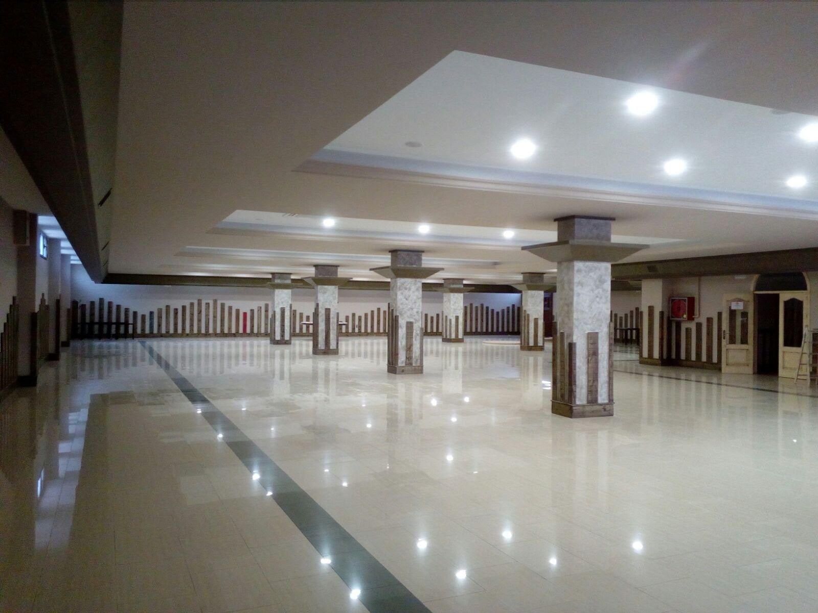 Banquet hall
