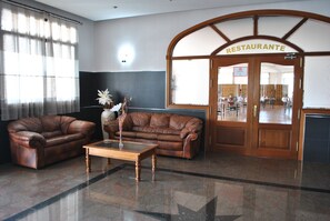 로비 좌석 공간