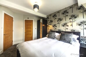 4 bedrooms, iron/ironing board, travel cot, WiFi