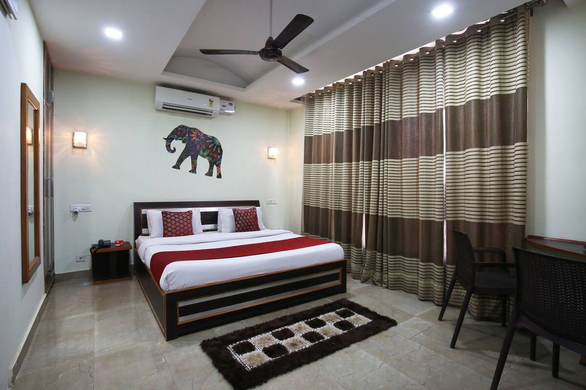 Habitación básica, 1 cama doble, no fumadores | Zona de estar