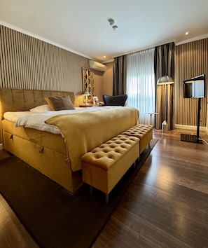 Comfort Double Room | Hypo-allergenic bedding, individually decorated, desk, soundproofing - Parkhotel Bielefeld (Bielefeld)