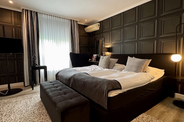 Comfort-Doppelzimmer | Allergikerbettwaren, individuell dekoriert, Schreibtisch