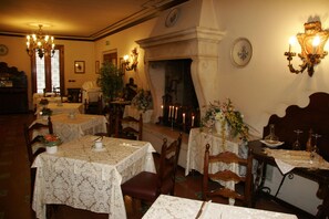 Free daily buffet breakfast  - Hotel Villa Ottoboni (Pordenone)