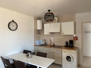 Fridge, microwave, coffee/tea maker, electric kettle
