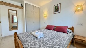 2 Schlafzimmer, Bügeleisen/Bügelbrett, kostenloses WLAN