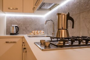 Fridge, dishwasher