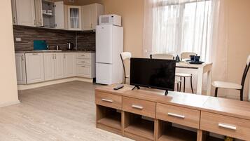 Apartment, 2 Schlafzimmer (Winter) | Schreibtisch, Bügeleisen/Bügelbrett, Zustellbetten, kostenloses WLAN