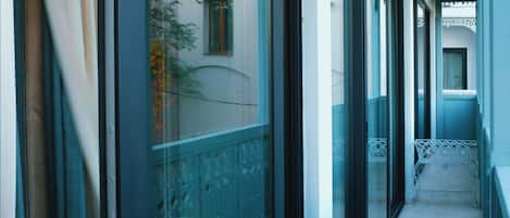 Standard Double Room, Balcony | Room amenity