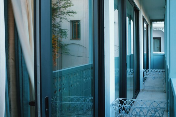 スタンダード ダブルルーム バルコニー | 客室の設備とサービス