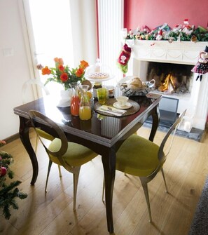 Free daily local cuisine breakfast - La casa di Agata (Fucecchio)