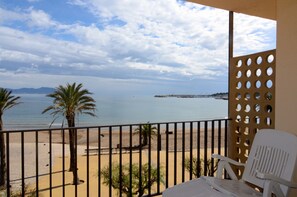 Property grounds - RIELLS PLATJA (Escala)
