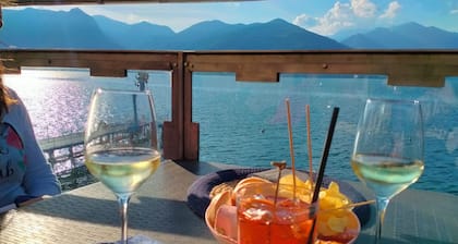 FeWo Luino Loft: Historic Charm, 100m to Lake & Swiss Gateway.