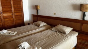 1 bedroom, in-room safe, iron/ironing board, bed sheets