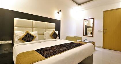 Airport Hotel J P Palace