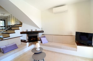 TV, fireplace