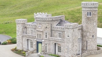 Killeavy Castle | 1 bedroom, in-room safe, blackout drapes, soundproofing