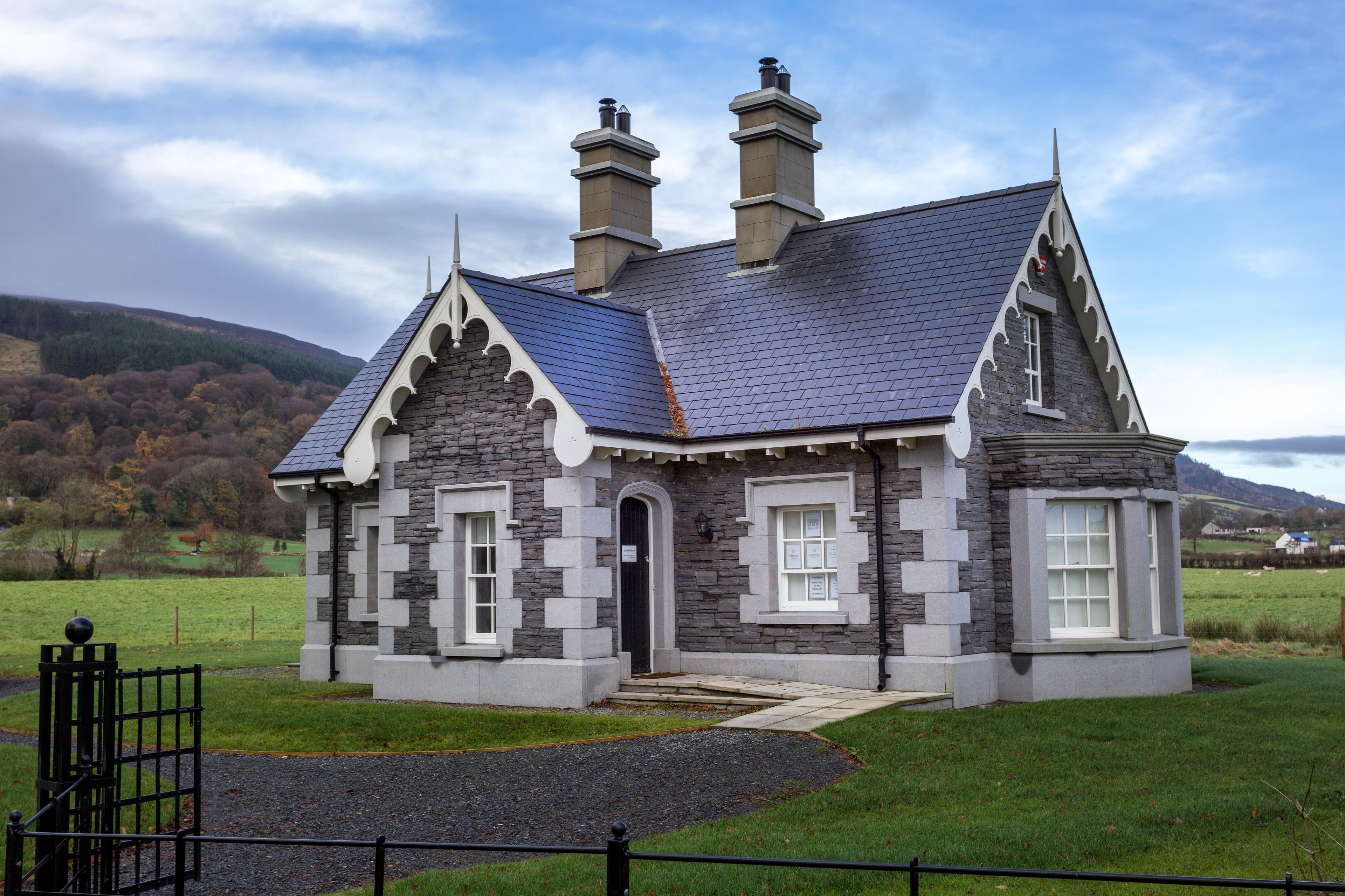 gatelodge | 1 bedroom, in-room safe, blackout curtains, soundproofing