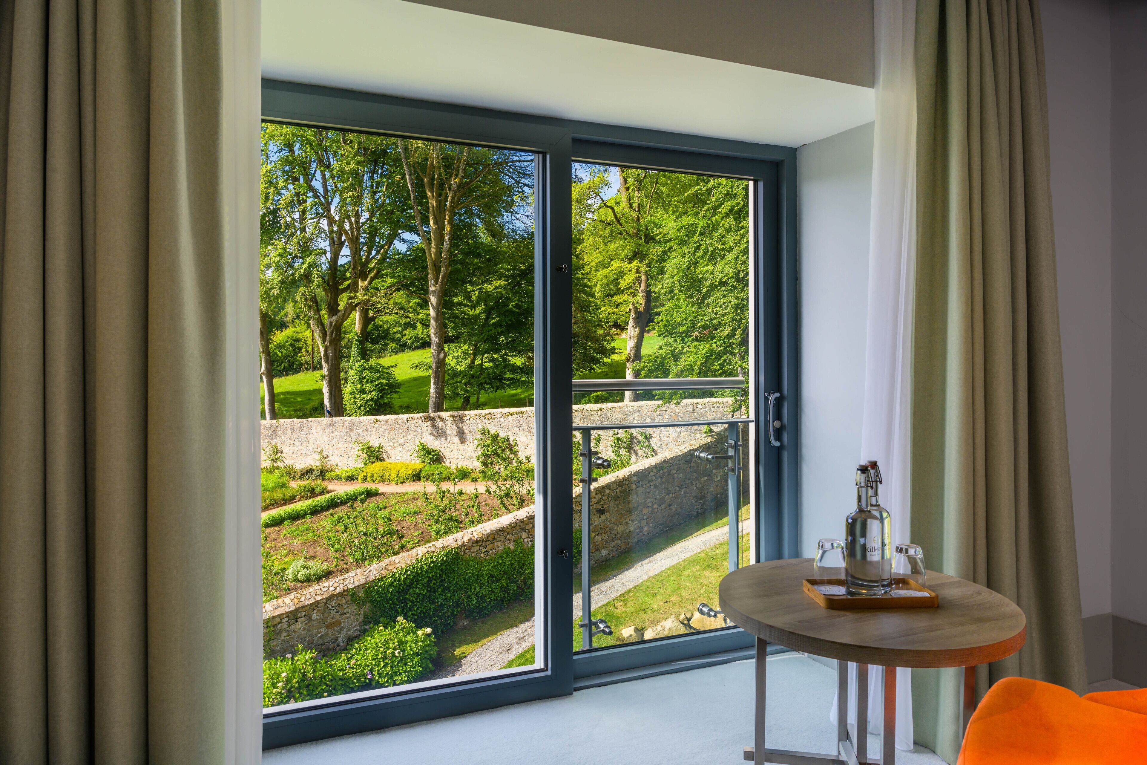 walled garden guestroom | 1 bedroom, in-room safe, blackout curtains, soundproofing