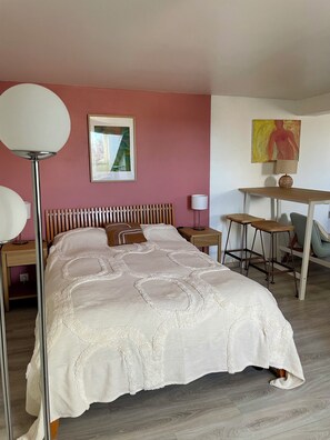 1 chambre, fer et planche à repasser, Wi-Fi gratuit, draps fournis