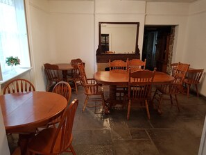 Daily full breakfast (GBP 7.00 per person)